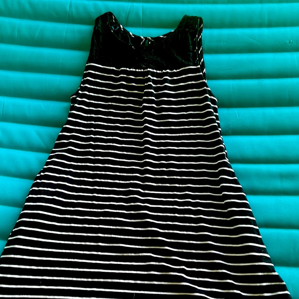 Black/white stripped summer dress with pockets.  Size XS and fits closer to S